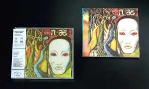 Płyta SACD Czesława Niemena "Aerolit" z serii "Polskie Nagrania" i książeczka z albumem "Niemen od początku".