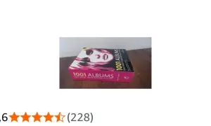 Książka "1001 albumów muzycznych, które musisz usłyszeć przed śmiercią" z okładką przedstawiającą twarz kobiety.