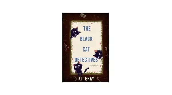 Okładka książki "The Black Cat Detectives" z uroczymi czarnymi kotami, które wyglądają jak mali koci detektywi.