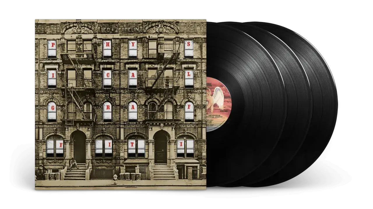 Okładki płyt Led Zeppelin "Physical Graffiti" i trzy czarne winyle.
