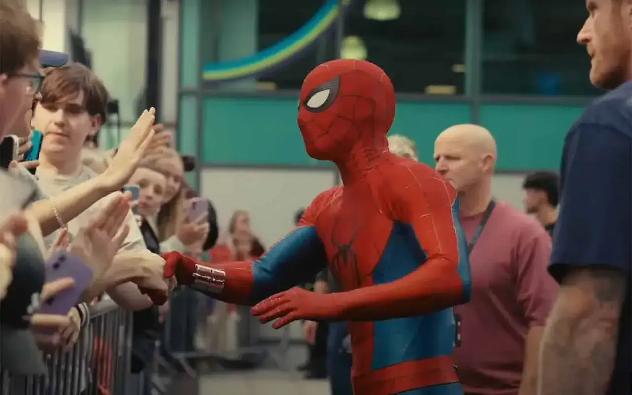 Spider-Man w stroju z